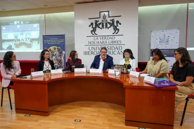 image linking to Habilitar una política pública con rostro humano para cerrar la brecha digital